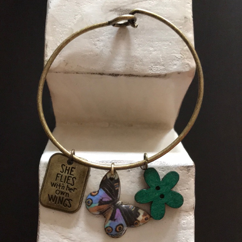 She Flies with her own Wings Bracelet 🦋 - Picture 1 of 1